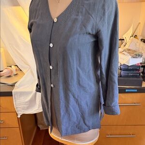 Women's Gray Button-Up Top